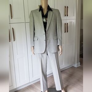 Geoffrey Beene Light Gray Two-Piece Suit